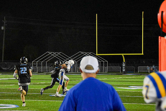 FHSvsMGM JVestalPhoto-192