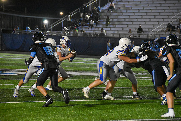 FHSvsMGM JVestalPhoto-201