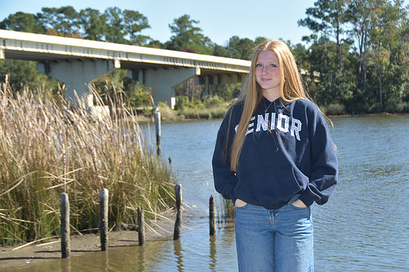 Abby Sr Pics J Vestal Photo-021