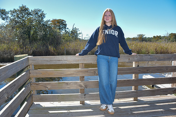 Abby Sr Pics J Vestal Photo-034