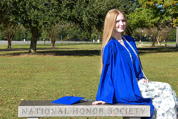 Abby Sr Pics J Vestal Photo-099
